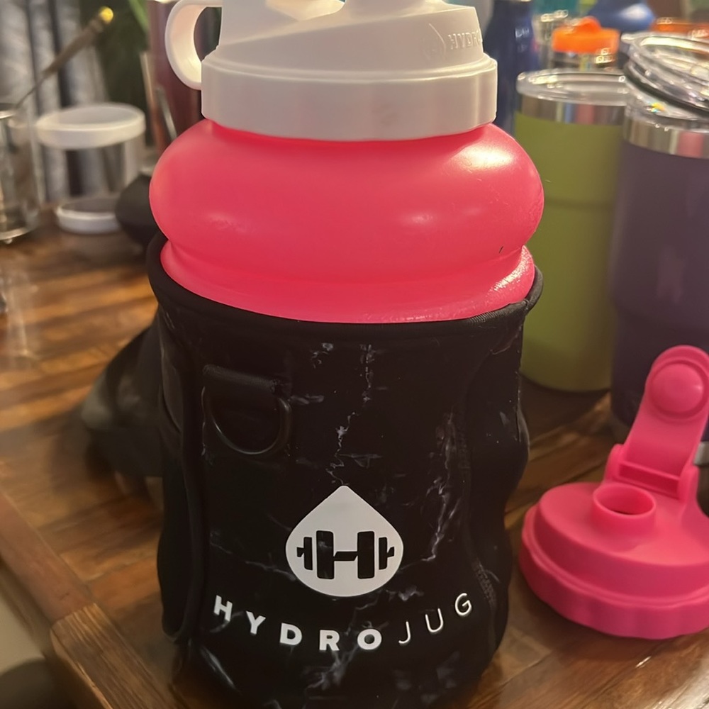 2 Hydrojugs with carrying covers. Never used. - Picture 3 of 4
